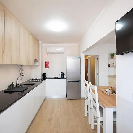 Apartment Cantinho Do Seculo - Sunny 2br Near Bus Station Nazaré